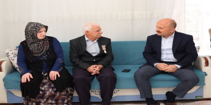 Vali Varol’dan Kıbrıs Gazisi Abdurrahman Boztepe’ye ziyaret